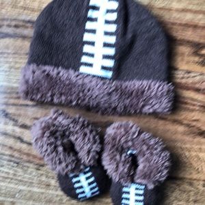 Football hat and booties